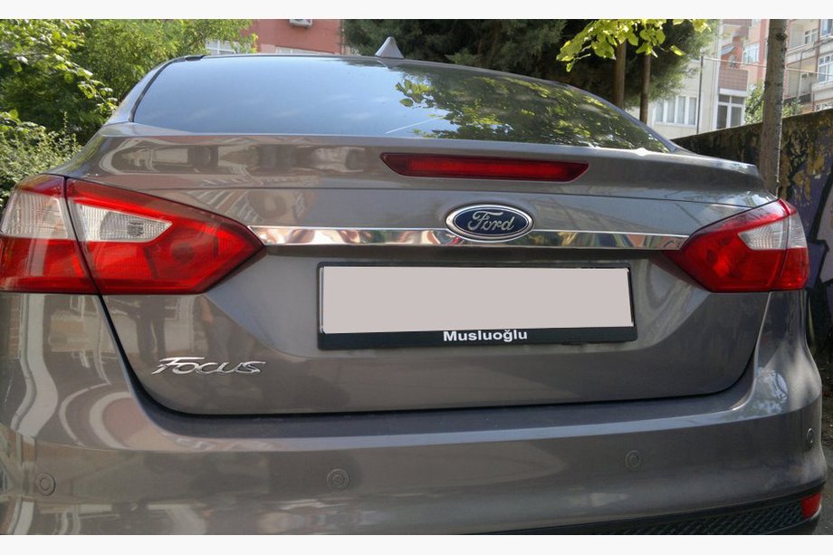 Ford Focus III 2011–2017 Široká lišta nad SPZ (nerez) Image