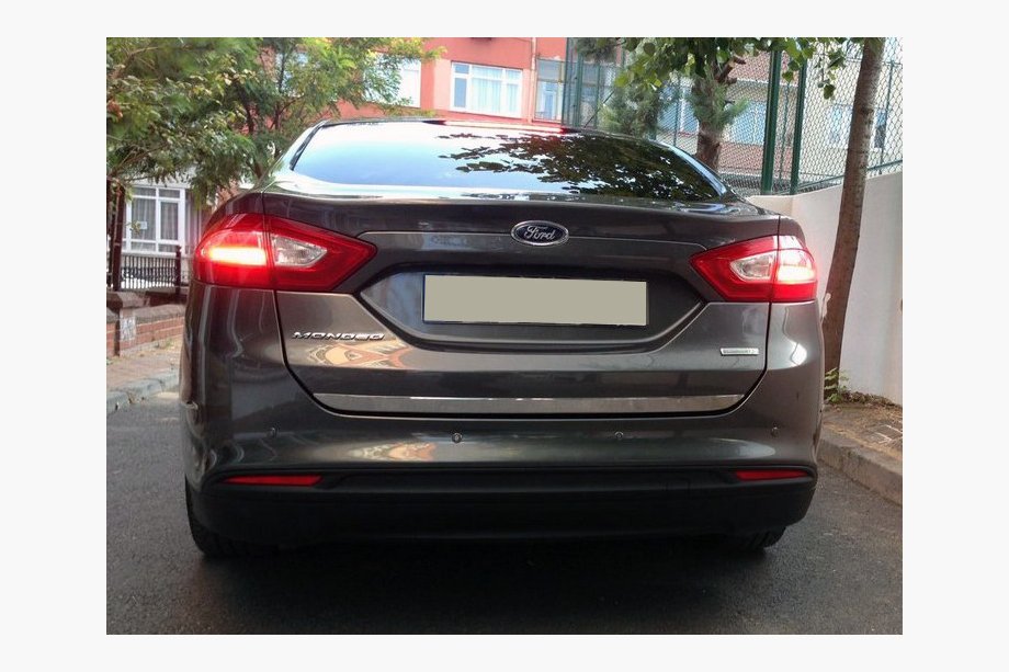 Ford Mondeo 2014–2022 Nerezová lišta hrany víka kufru Image