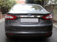 Ford Fusion 2012–2020 Chromová lišta nad SPZ (nerez) fotografie 1