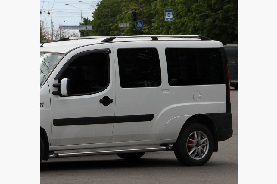 Fiat Doblo I 2001–2005 Chromované střešní ližiny Kovové nožky Fotografie 6