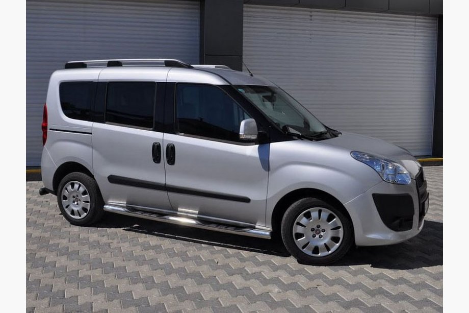 Fiat Doblo II 2010–2022 Boční nášlapy – nerezové trubky (2 ks) 70 mm, standardní základna Fotografie 5