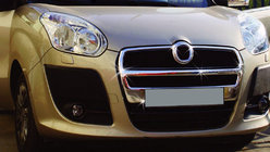 Fiat Doblo II 2010–2022 Nerezové lišty na masku chladiče (2010-2015, kompletní) Carmos - turecká ocel fotografie 1