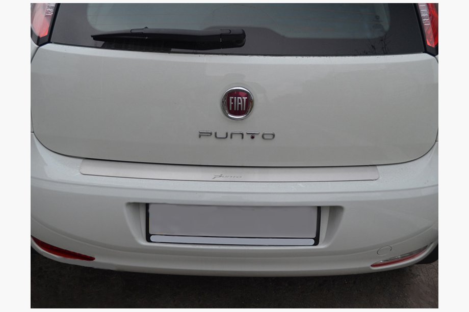 Fiat Punto Grande/EVO 2006–2018 Nerezová lišta na zadní nárazník Nataniko (2011+, nerez.) Image