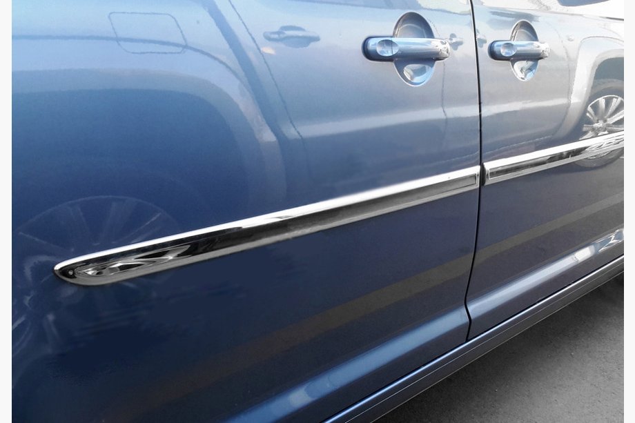 Volkswagen Caddy 2015–2020 Nerezové kryty bočních lišt (krátká verze, 4 ks) Image