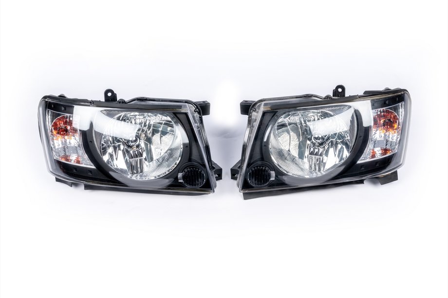 Nissan Patrol Y61 1997–2011 Přední světlomety Safari Black (2004-2008, 2 ks) Image