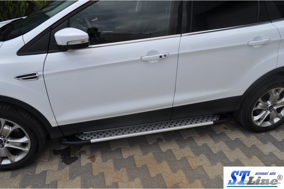 Ford Kuga/Escape 2013–2019 Boční nášlapy King (2 ks, hliník) S lakovanými lištami na dveřích Fotografie 4