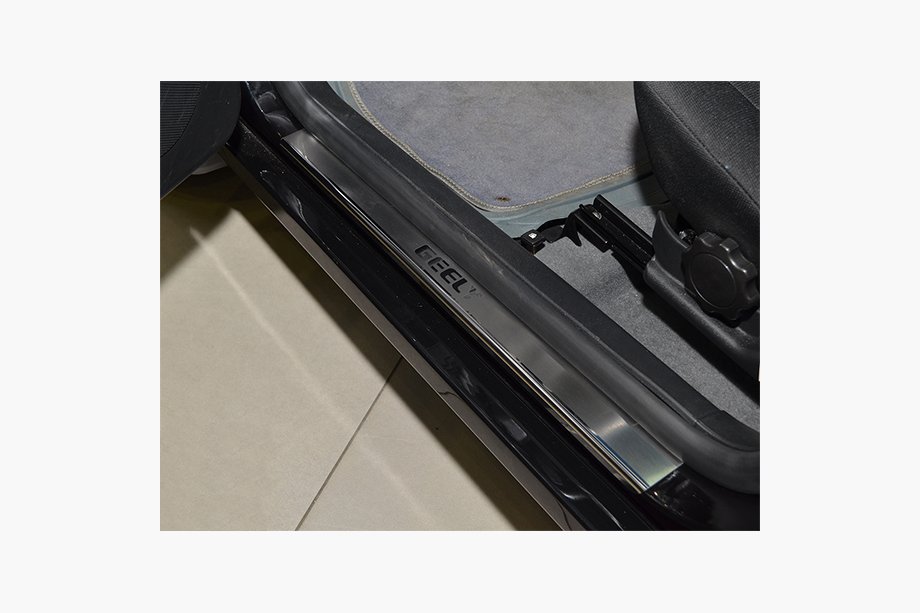 Geely CK-2 2008–2016 Nerezové kryty prahů Natanika Premium (4 ks) Image