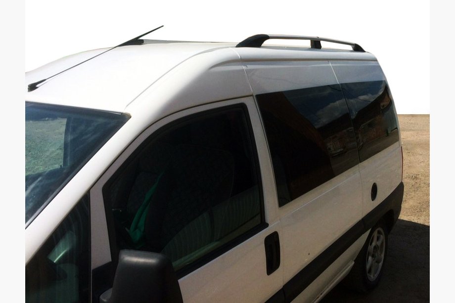 Citroen Jumpy 1996–2007 Střešní ližiny šedé matné (plastové patky) Image