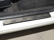 Geely LC Cross 2008–2016 Nerezové kryty prahů Natanika Premium (4 ks) fotografie 1