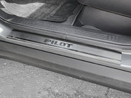 Honda Pilot 2008–2015 Nerezové kryty prahů Natanika Premium (4 ks) fotografie 1