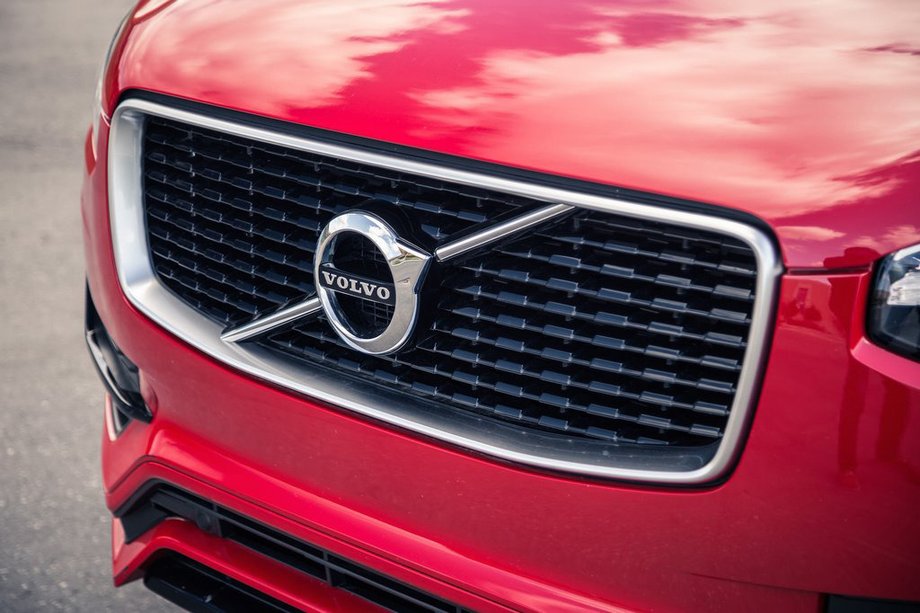 Volvo XC90 2015– Přední maska Image