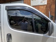 Opel Vivaro 2001–2015 Deflektory oken (2 ks, ANV) fotografie 1