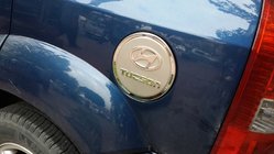 Hyundai Tucson JM 2004– Nerezový kryt víčka nádrže (nerez) fotografie 5