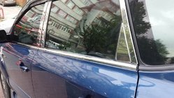 Hyundai Tucson JM 2004– Nerezové kryty sloupků fotografie 11