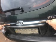 Hyundai Tucson JM 2004– Plastová lišta nad SPZ fotografie 4