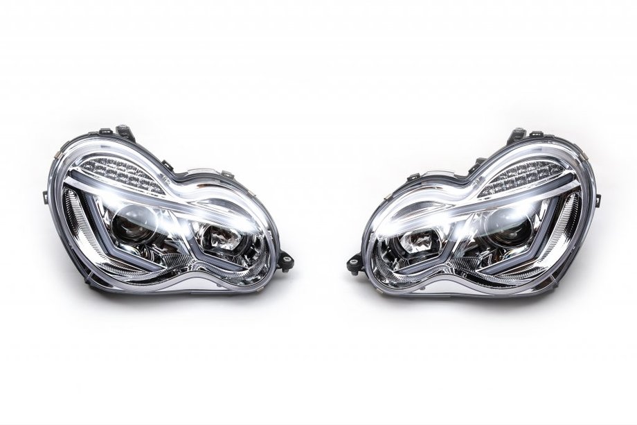 Mercedes C-Class W203 2000–2007 Přední světlomety s LED obrysovými světly (2 ks) Tmavé Image