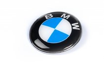 BMW X3 E83 2003–2010 Přední emblém fotografie 1