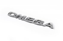 Opel Omega B 1994–2003 Nápis Omega 135 mm x 18 mm fotografie 1
