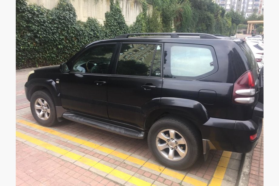 Toyota Land Cruiser Prado 120 2002–2009 Střešní podélníky Skyport Black (2 ks) Image