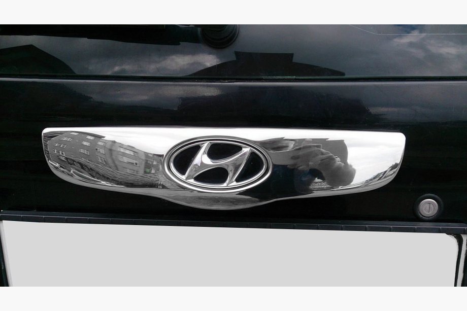 Hyundai Getz 2002– Nerezová lišta nad SPZ (2002-2006) Fotografie 5
