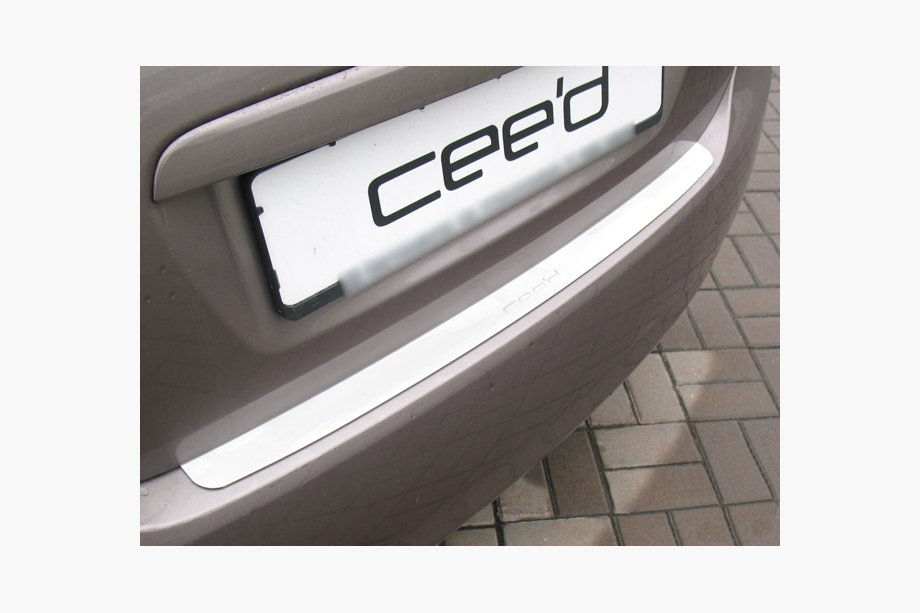Kia Ceed 2007–2012 Chromová lišta zadního nárazníku Nataniko (HB, nerez) Image