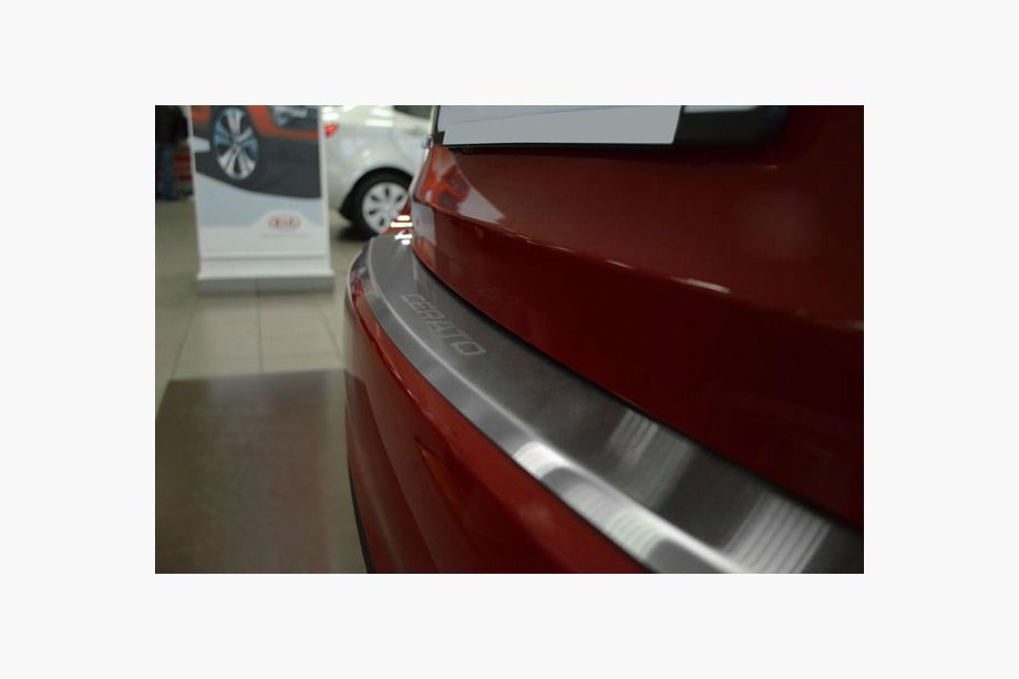 Kia Cerato 3 2013–2018 Nerezová lišta na zadní nárazník s ohybem Nataniko Image
