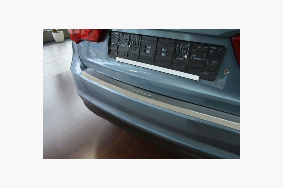 Kia Rio 2012–2017 Nerezová ochranná lišta na zadní nárazník s ohybem NataNika Image