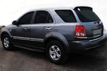 Kia Sorento I BL 2002–2009 Spodní lišta brzdových světel (2 ks, nerez) fotografie 1