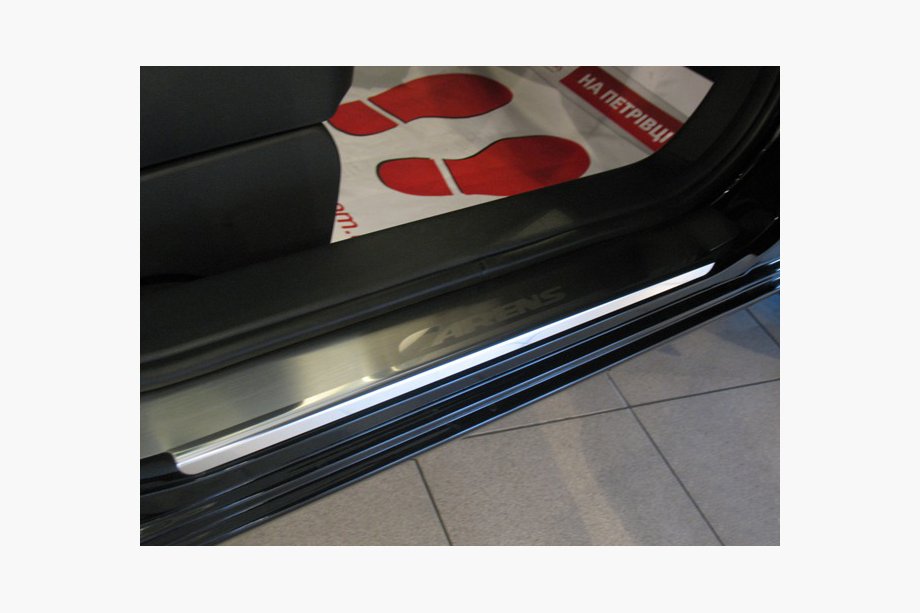 Kia Carens 1999–2012 Nerezové kryty prahů Natanika Premium (4 ks) Image