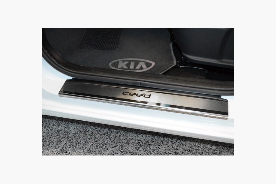 Kia Ceed 2012–2018 Nerezové kryty prahů Nataniko (4 ks, nerez) Premium – 3M páska, 0,8 mm Image