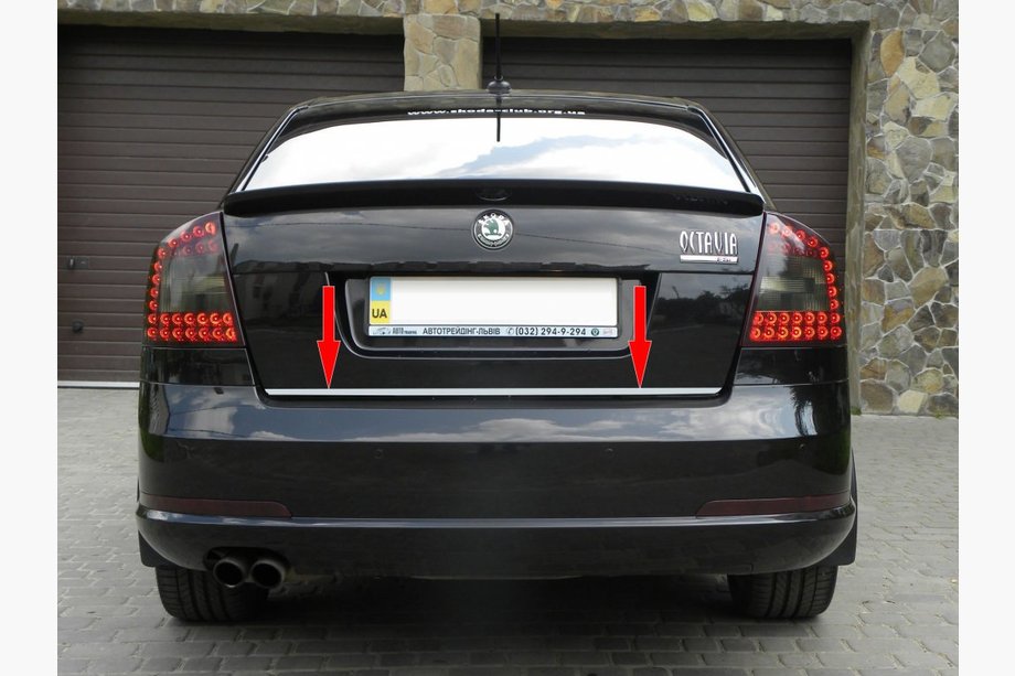 Skoda Octavia II A5 2010–2013 Nerezová lišta na hranu víka kufru Liftback Image