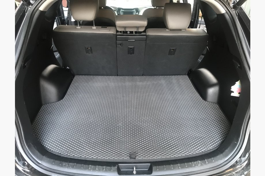 Hyundai Santa Fe 3 2012–2018 EVA rohož do kufru, černá (5 míst) Image