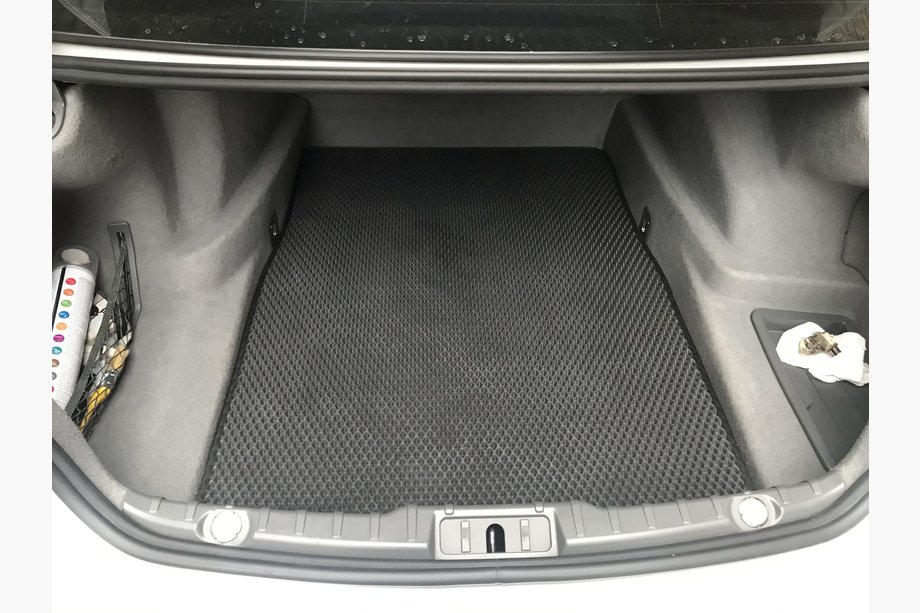 BMW řady 7 F01/F02 2008–2015 EVA koberec do kufru (pro F02, černý) Image