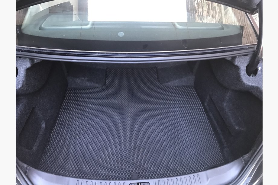 Chevrolet Malibu 2011–2018 Koberec do kufru (EVA, černý) Image