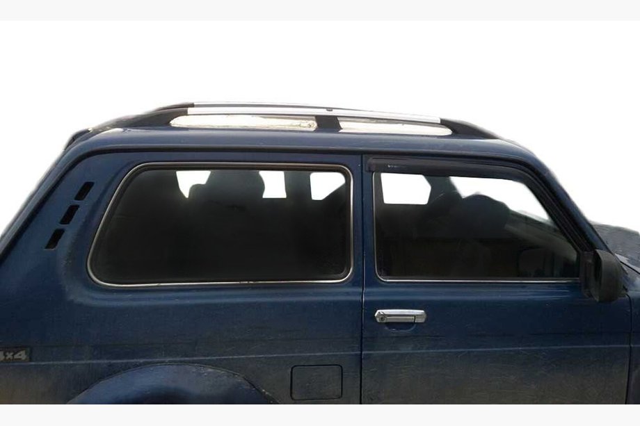 Lada Niva a Urban 1977– Chromované střešní ližiny Image