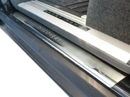 Land Rover Discovery III 2004–2009 Nerezové kryty prahů Natanika Premium (4 ks) fotografie 1