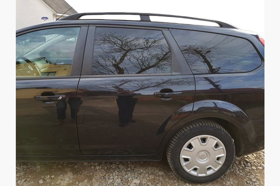 Ford Focus II 2005–2008 Hliníkové střešní ližiny (Caravan, černé) Image