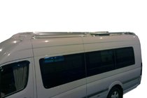 Mercedes Sprinter W906 2006–2018 Podélné střešní ližiny (originál, bílé patky) fotografie 1
