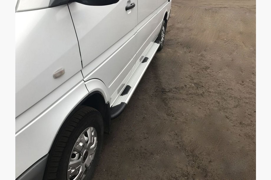 Mercedes Sprinter W901/902/903/904/905 1995–2006 Boční nášlapy Bosphorus OLD Grey (2 ks, hliník) Pouze střední rozvor Image