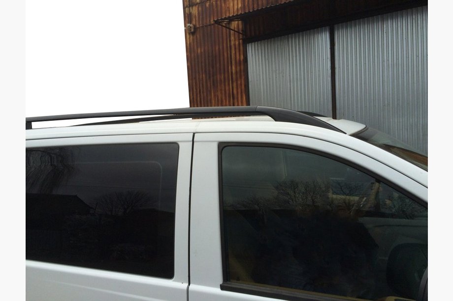 Mercedes Viano 2004–2014 Střešní ližiny černé CAN Originální design (kovové patky) Střední rozvor (Long) Image