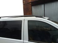 Mercedes Viano 2004–2014 Střešní ližiny černé CAN Originální design (kovové patky) Střední rozvor (Long) fotografie 1