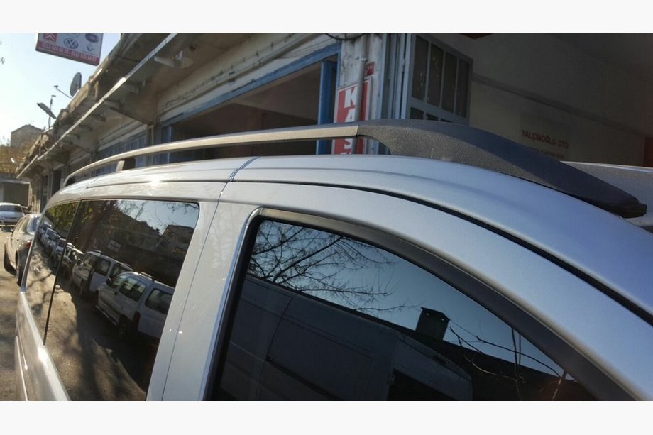 Mercedes Viano 2004–2014 Černé střešní ližiny ELITE (plastová noha) Střední rozvor (Long) Fotografie 13