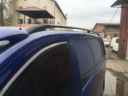 Mercedes Viano 2004–2014 Černé střešní ližiny ELITE (plastová noha) Krátký rozvor (Short, Compact) fotografie 12
