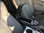 Nissan Juke 2010–2019 Loketní opěrka fotografie 2