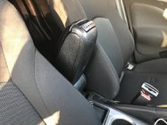 Nissan Juke 2010–2019 Loketní opěrka fotografie 3