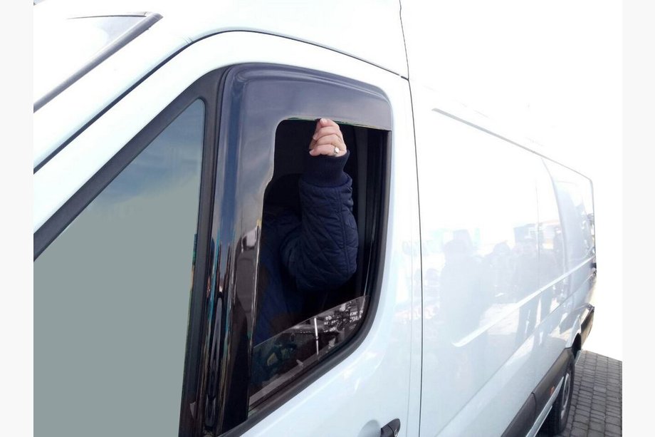 Mercedes Sprinter W901/902/903/904/905 1995–2006 Okenní deflektory ve tvaru L (2 ks, DDU) Image