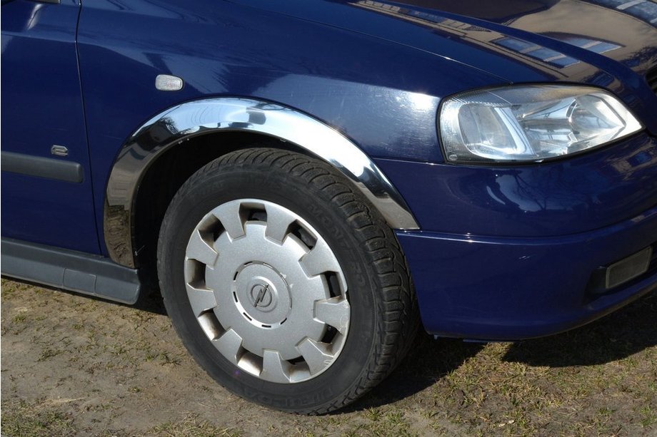 Opel Astra G Classic 1998–2012 Nerezové lišty na lemy blatníků (4 ks) Fotografie 1