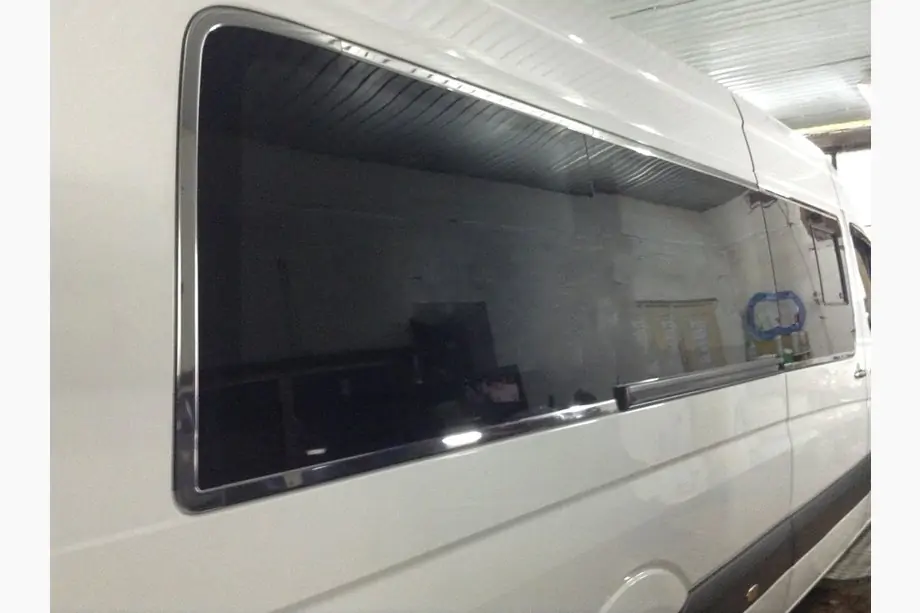 Volkswagen Crafter 2006–2016 Kompletní lemování oken (nerez) Image