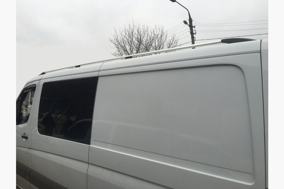Mercedes Sprinter W906 2006–2018 Střešní ližiny DD 265 cm, chrom, plastová patka Image