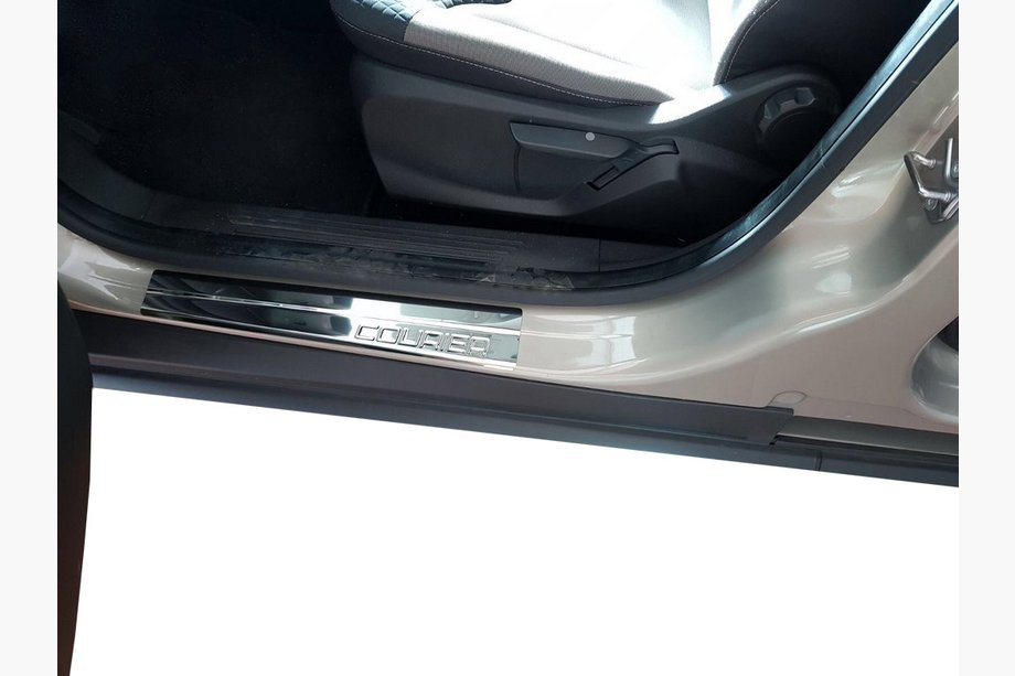 Ford Courier 2014–2023 Nerezové kryty prahů OmsaLine (4 ks, nerez) Image